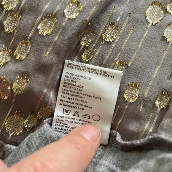 TINY (from Anthropologie) detailed top Sz Medium - Picture 11 of 11